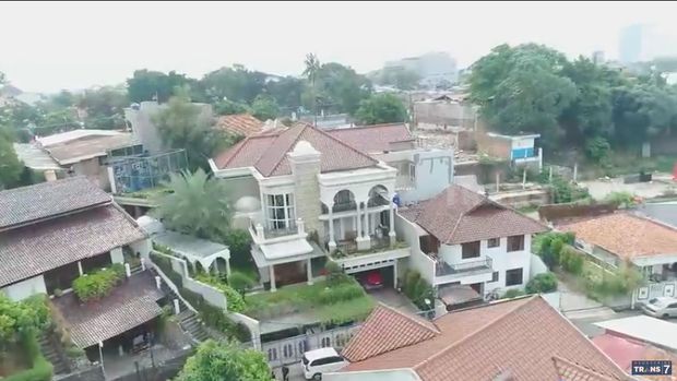 Jasa Cat Rumah Artis: Denny Cagur